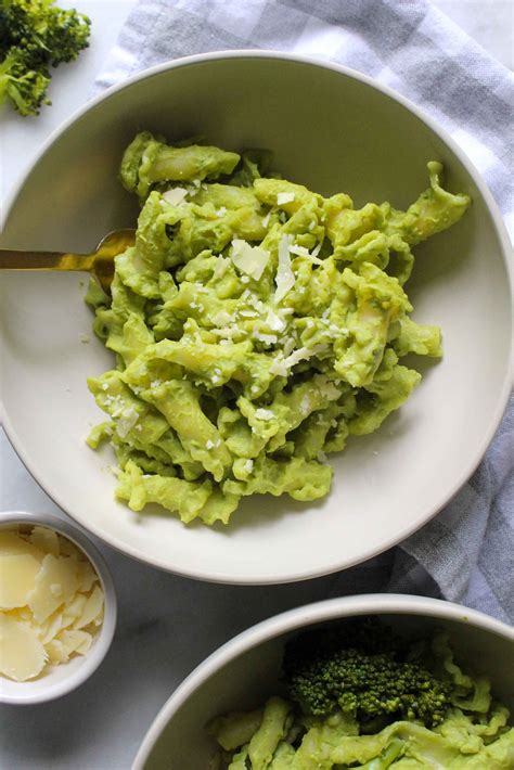 How many protein are in broccoli crown fresh cheese sauce 4 oz - calories, carbs, nutrition