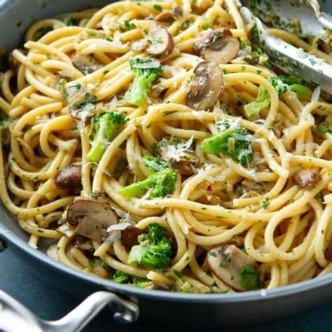 How many protein are in broccoli mushroom linguini - calories, carbs, nutrition