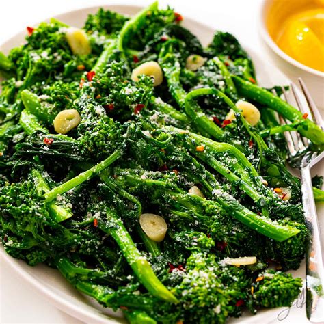 How many protein are in broccoli rabe sautewith garlic - calories, carbs, nutrition