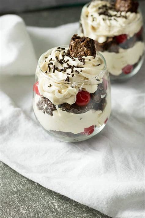 How many protein are in brownie and marshmallow parfait - calories, carbs, nutrition