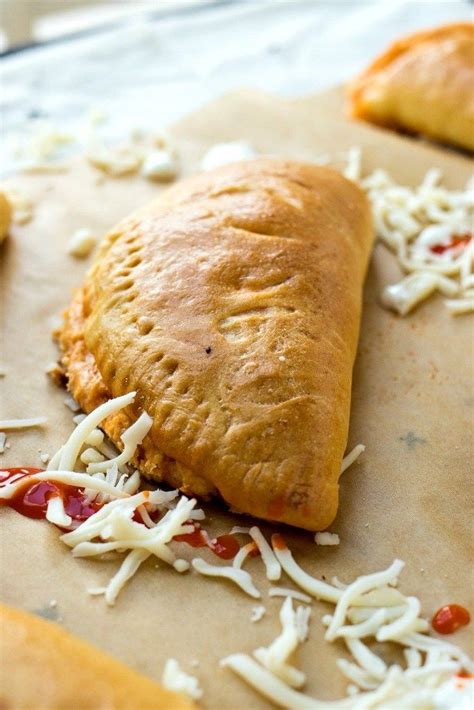 How many protein are in buffalo chicken pizza pocket - calories, carbs, nutrition