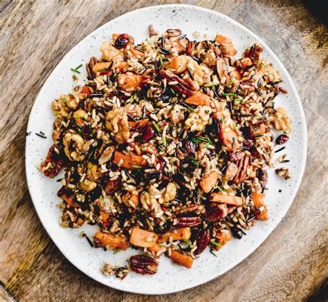 How many protein are in bulgar and wild rice pilaf with almonds - calories, carbs, nutrition