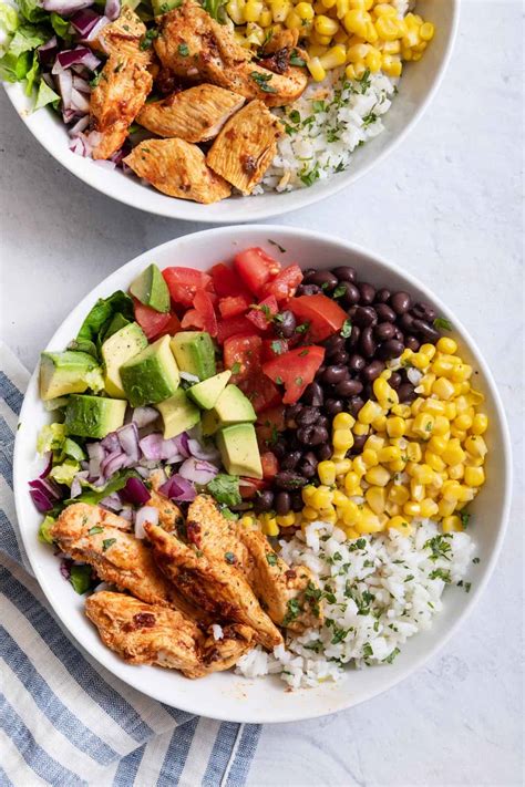 How many protein are in burrito bowl - chicken, brown rice, cheese - calories, carbs, nutrition