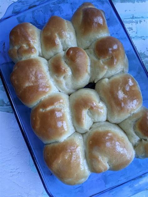 How many protein are in butter and egg dinner roll - calories, carbs, nutrition