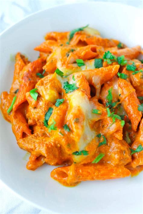 How many protein are in butter chicken with penne pasta medium - calories, carbs, nutrition