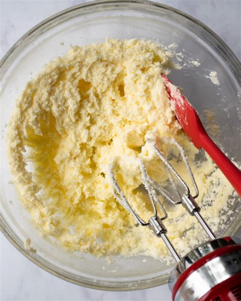 How many protein are in butter whipped honey powdered sugar 1 oz - calories, carbs, nutrition