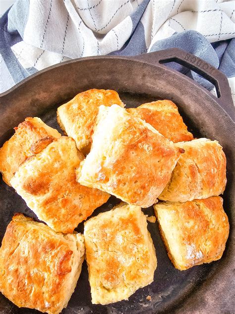 How many protein are in buttermilk pan biscuits - calories, carbs, nutrition