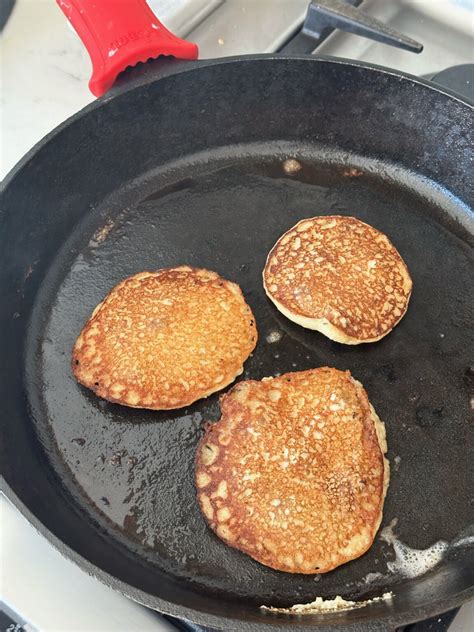 How many protein are in buttermilk pancakes, with syrup - calories, carbs, nutrition