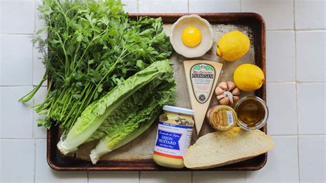 How many protein are in caesar salad spears - calories, carbs, nutrition