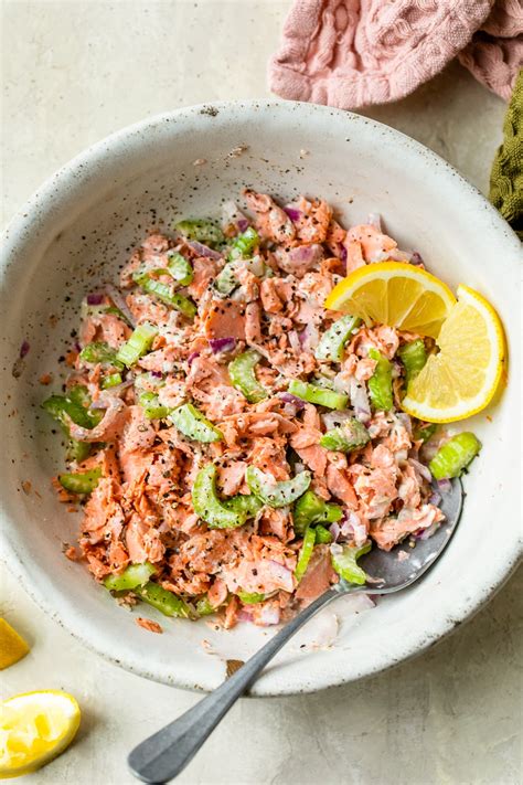 How many protein are in california salmon salad (12890.10) - calories, carbs, nutrition