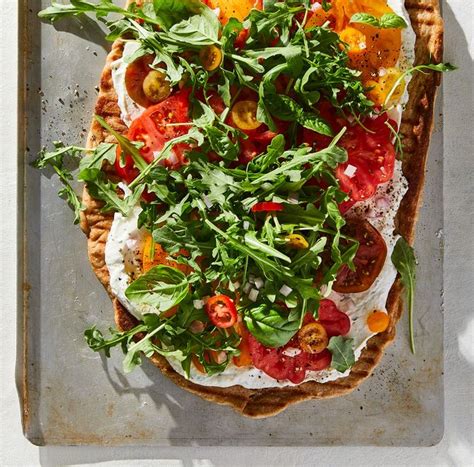 How many protein are in caprese pizza - calories, carbs, nutrition