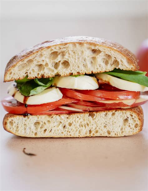 How many protein are in caprese sandwich thin - calories, carbs, nutrition