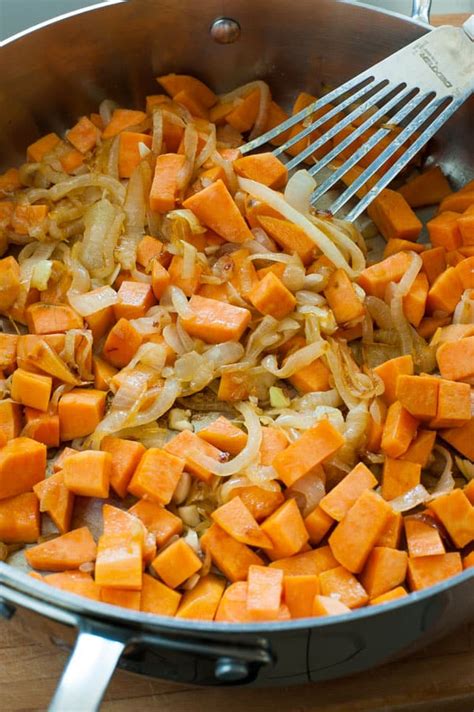 How many protein are in caramelized onion and sweet potato skillet - calories, carbs, nutrition