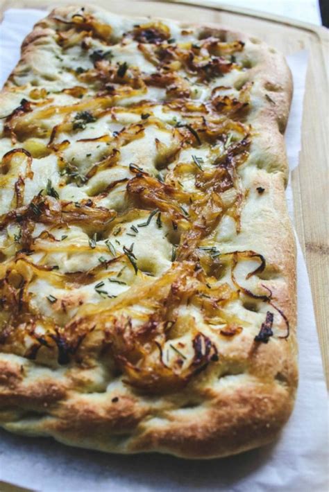 How many protein are in caramelized onion focaccia - calories, carbs, nutrition