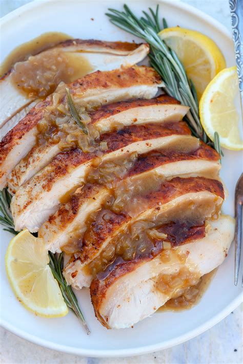How many protein are in caramelized onion gravy - calories, carbs, nutrition