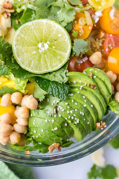 How many protein are in caribbean green salad - calories, carbs, nutrition