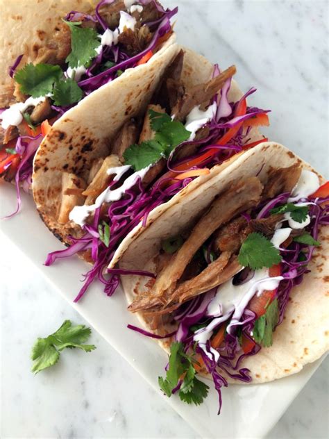 How many protein are in carnitas slaw - calories, carbs, nutrition