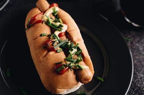 How many protein are in carolina hot dog - calories, carbs, nutrition