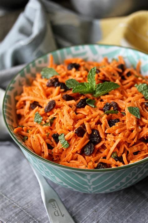 How many protein are in carrot yogurt slaw - calories, carbs, nutrition