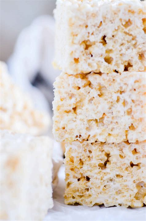 How many protein are in cashew raisin rice krispie treat - calories, carbs, nutrition