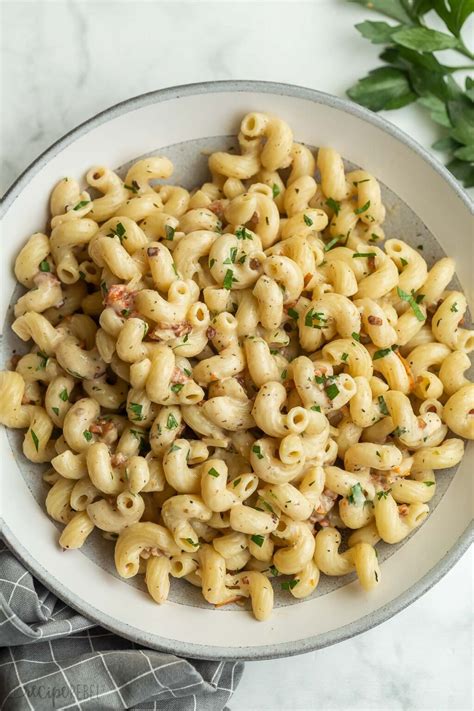 How many protein are in cavatappi alfredo - calories, carbs, nutrition