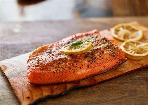 How many protein are in cedar planked salmon - calories, carbs, nutrition