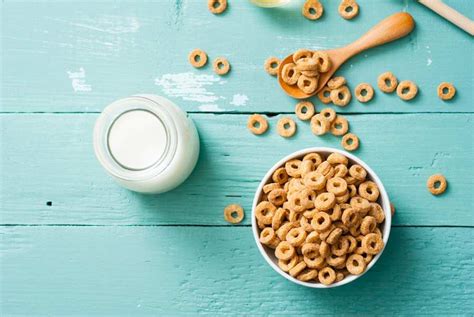 How many protein are in cheerios milk & cereal bar - calories, carbs, nutrition