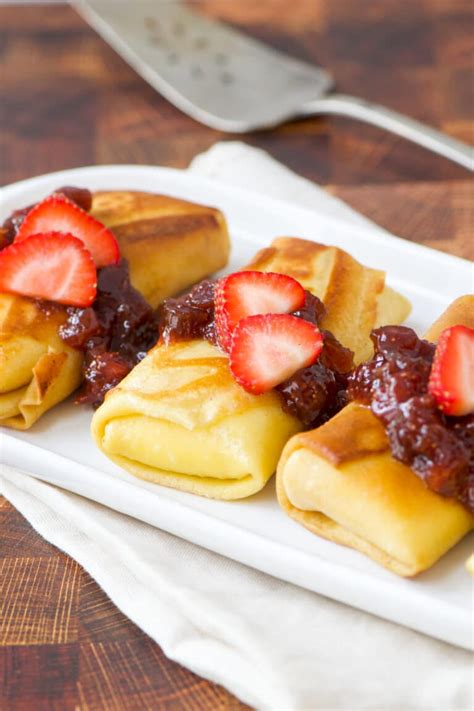 How many protein are in cheese blintzes with toppings - calories, carbs, nutrition