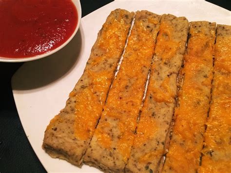 How many protein are in cheesy breadsticks (16121.6) - calories, carbs, nutrition