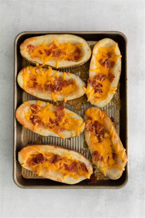 How many protein are in cheesy potato skins - calories, carbs, nutrition