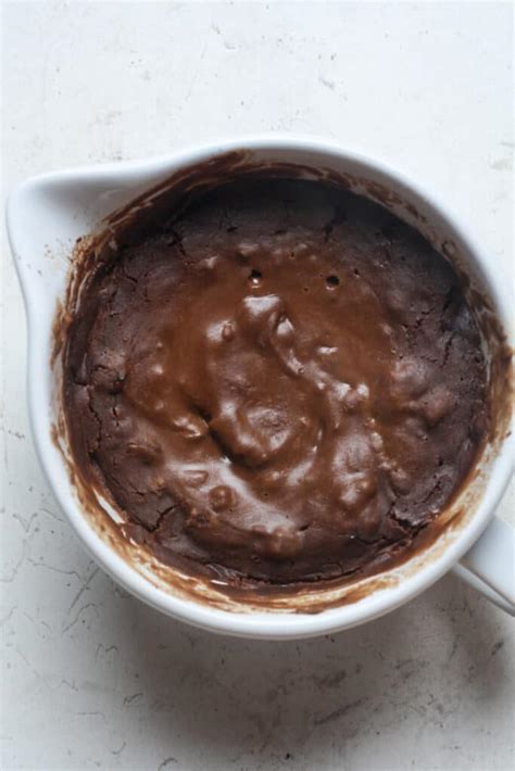 How many protein are in chef education series - microwave chocolate mug cake - calories, carbs, nutrition