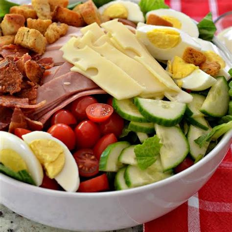 How many protein are in chef shaker salad: lettuce tomatoes swiss cheese turkey ham italian dressing (103121.0) - calories, carbs, nutrition