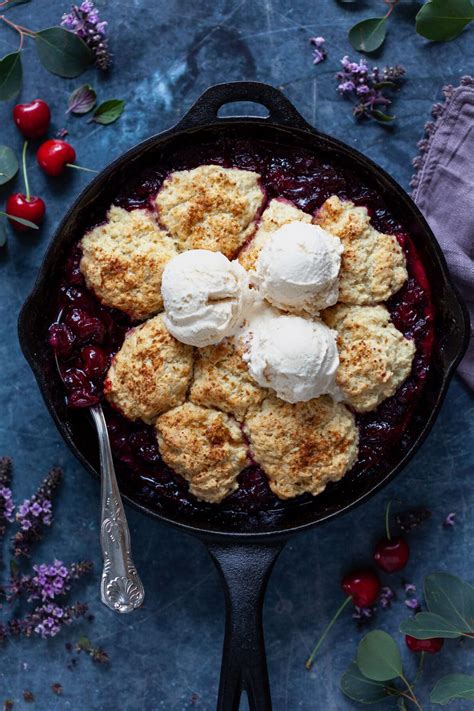 How many protein are in cherry cobbler, vegan - calories, carbs, nutrition