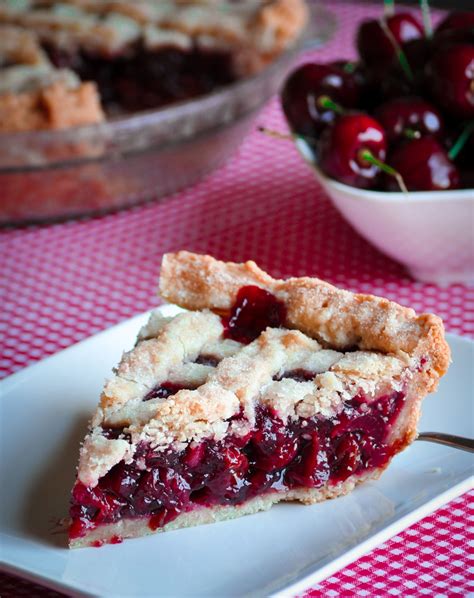 How many protein are in cherry pie - calories, carbs, nutrition