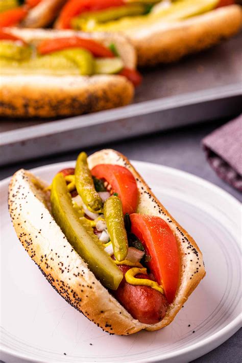 How many protein are in chicago hot dog - calories, carbs, nutrition