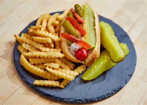 How many protein are in chicago style dog - calories, carbs, nutrition