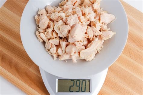How many protein are in chicken, canned, no broth - calories, carbs, nutrition