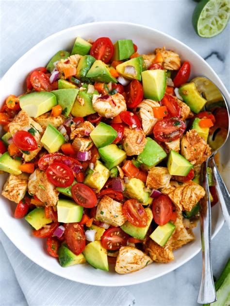 How many protein are in chicken, grapefruit, avocado salad - calories, carbs, nutrition