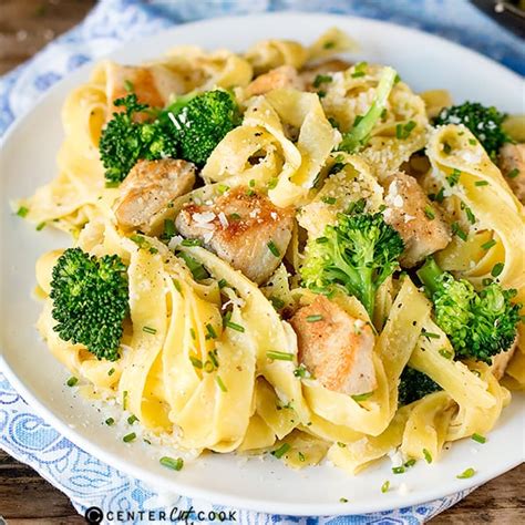 How many protein are in chicken and broccoli alfredo - calories, carbs, nutrition