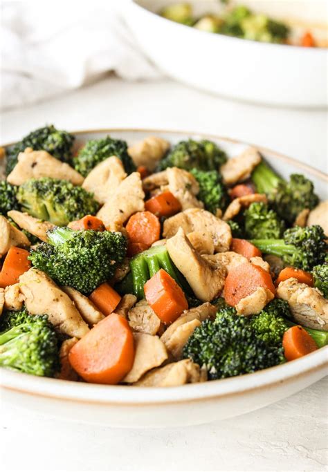 How many protein are in chicken and broccoli stir fry - calories, carbs, nutrition