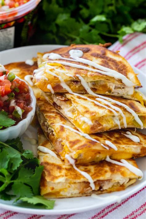 How many protein are in chicken bacon ranch quesadilla - calories, carbs, nutrition