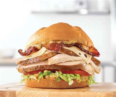 How many protein are in chicken bacon swiss - calories, carbs, nutrition