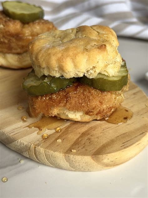 How many protein are in chicken biscuit sliders - retail - calories, carbs, nutrition