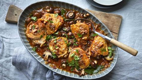 How many protein are in chicken chasseur - calories, carbs, nutrition