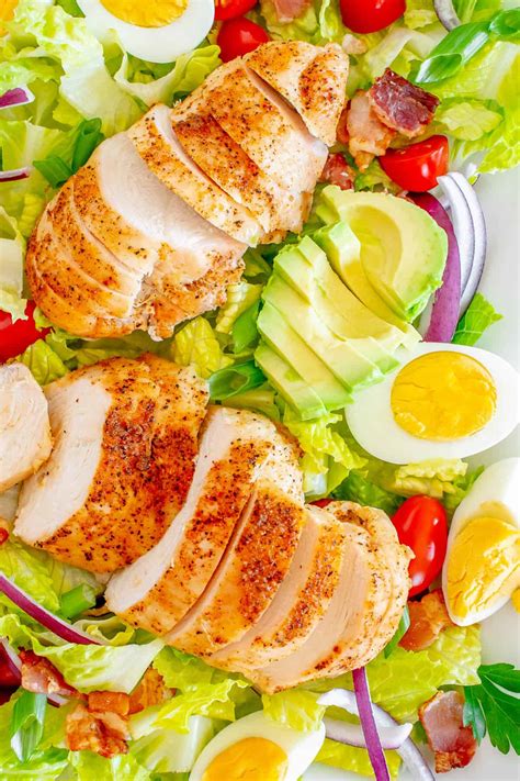 How many protein are in chicken club salad - calories, carbs, nutrition