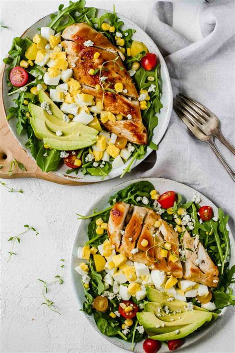 How many protein are in chicken cobb salad - calories, carbs, nutrition