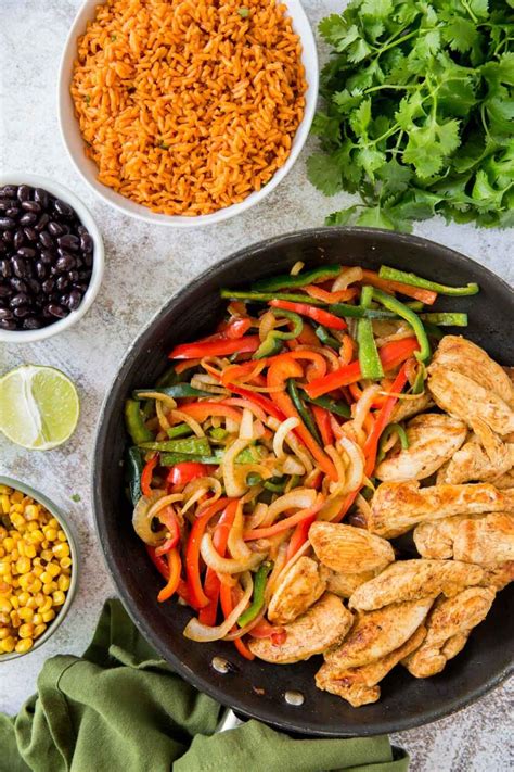 How many protein are in chicken fajitas with citrus oregano brown rice pinto beans - calories, carbs, nutrition