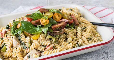 How many protein are in chicken fusilli with mushroom sauce (36121.1) - calories, carbs, nutrition