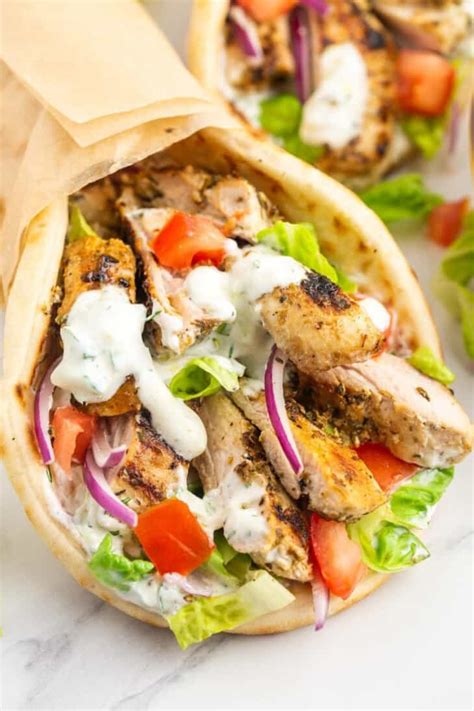 How many protein are in chicken gyro tzatziki pita (32683.0) - calories, carbs, nutrition