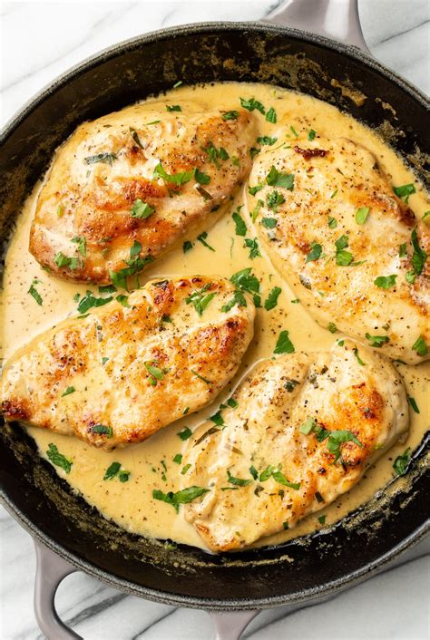 How many protein are in chicken in tarragon sauce - calories, carbs, nutrition